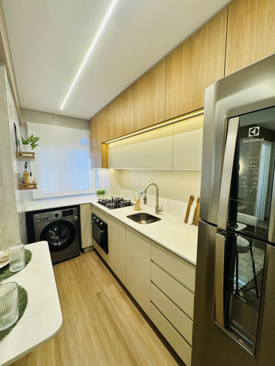 Cozinha e área de serviço integradas